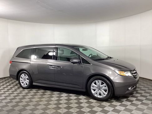 Used 2016 Honda Odyssey Touring image 1