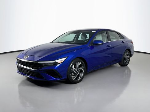 Used 2024 Hyundai Elantra Limited FWD image 4