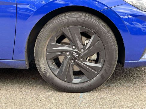 Used 2023 Hyundai Elantra Blue w/ Cargo Package image 7