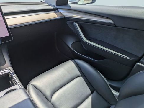 Used 2021 Tesla Model 3 Standard Range Plus RWD image 19