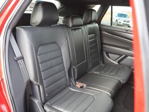 Used 2025 Volkswagen Atlas Cross Sport SEL R-Line image 24