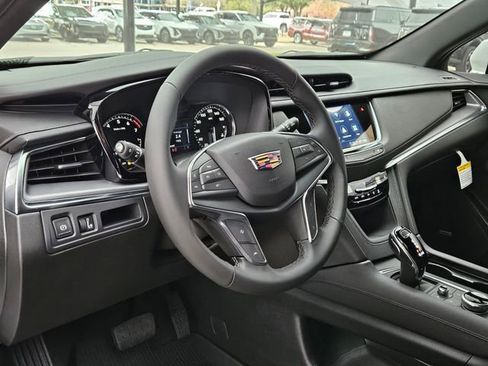 New 2026 Cadillac XT5 Luxury w/ LPO, Floor Liner Package image 9