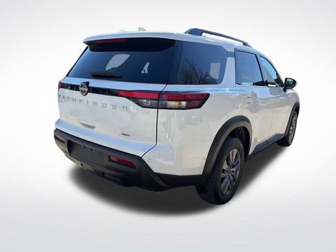 Used 2025 Nissan Pathfinder SV image 13