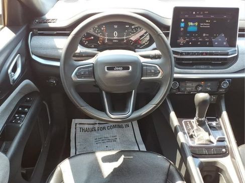 Used 2024 Jeep Compass Latitude AWD/4WD image 19