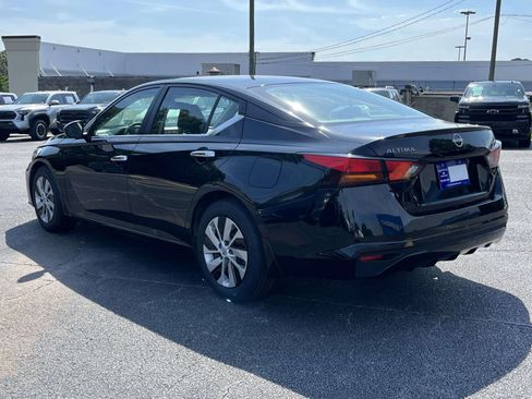Used 2024 Nissan Altima 2.5 S FWD image 5