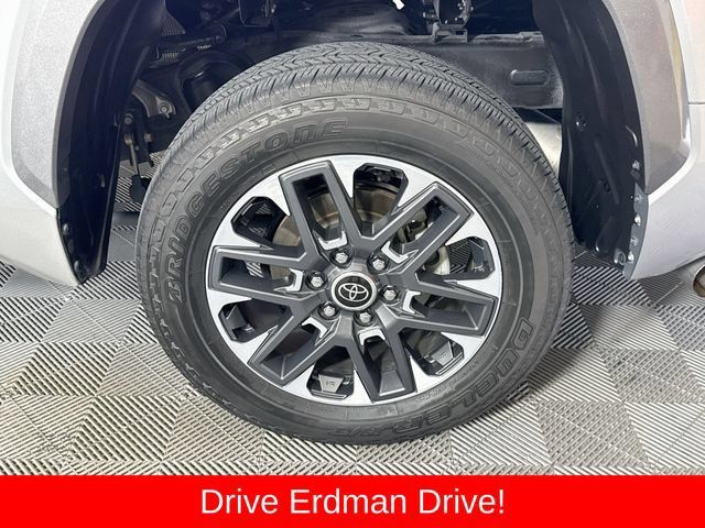 Used 2024 Toyota Tundra Limited AWD/4WD image 4