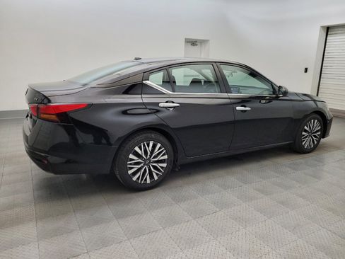 Used 2024 Nissan Altima 2.5 SV FWD image 10
