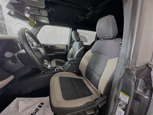 Used 2023 Ford Bronco Wildtrak image 14