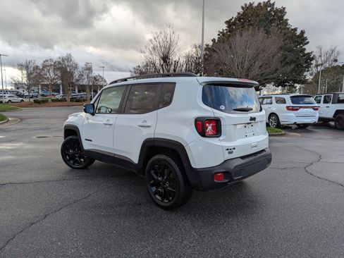 Certified 2022 Jeep Renegade Altitude w/ Convenience Group image 7