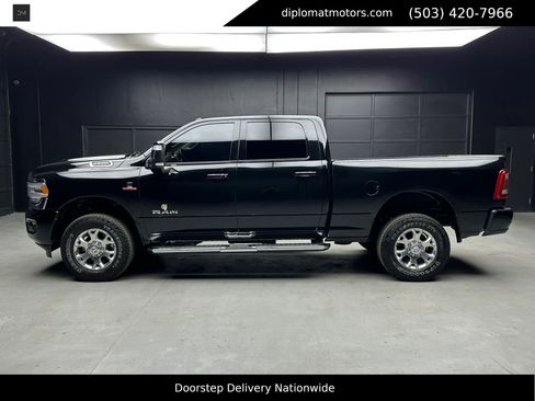 Used 2024 RAM 2500 Laramie AWD/4WD image 4