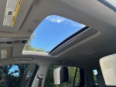 Used 2017 GMC Terrain SLT w/ Open Road Package FWD image 8