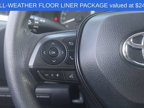Used 2020 Toyota Corolla LE FWD image 4