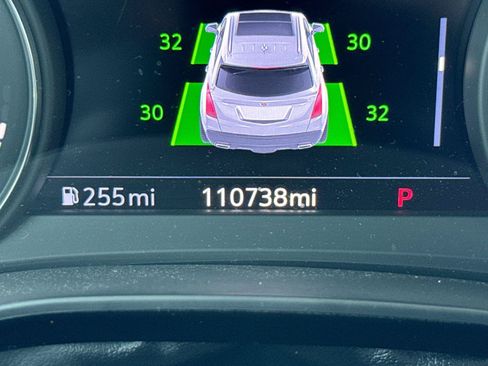 Used 2023 Cadillac XT5 Premium Luxury w/ Technology Package FWD image 8