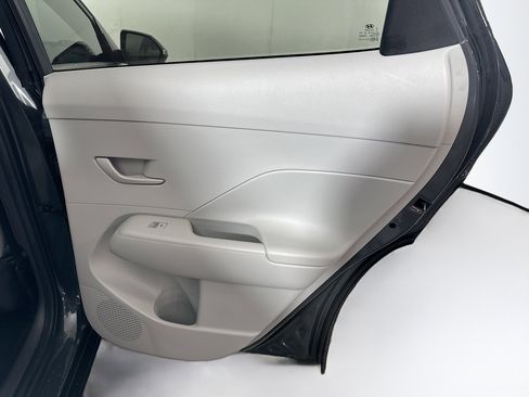 Used 2024 Hyundai Kona SE image 29