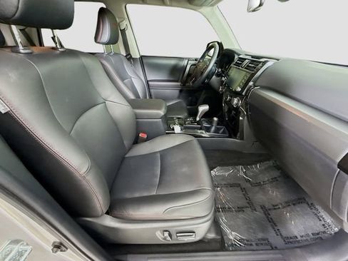 Certified 2023 Toyota 4Runner TRD Off-Road Premium w/ Moonroof Package AWD/4WD image 31