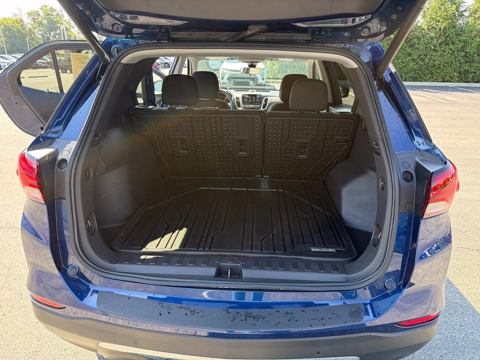 Used 2023 Chevrolet Equinox LT FWD image 33