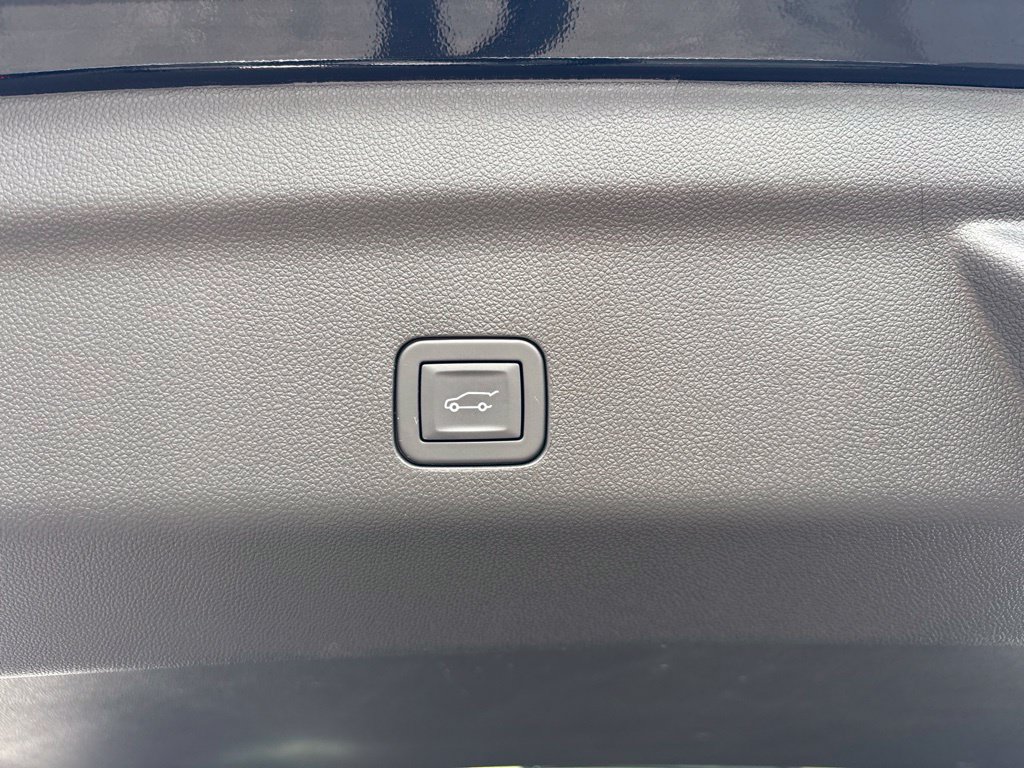 Used 2026 GMC Yukon Denali w/ Sun & Power Step Package AWD/4WD image 33