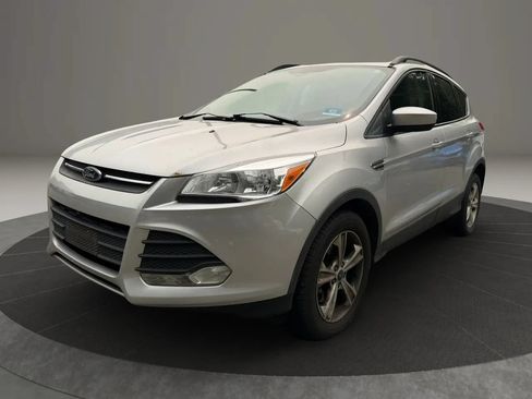 Used 2014 Ford Escape SE w/ Equipment Group 201A AWD/4WD image 2
