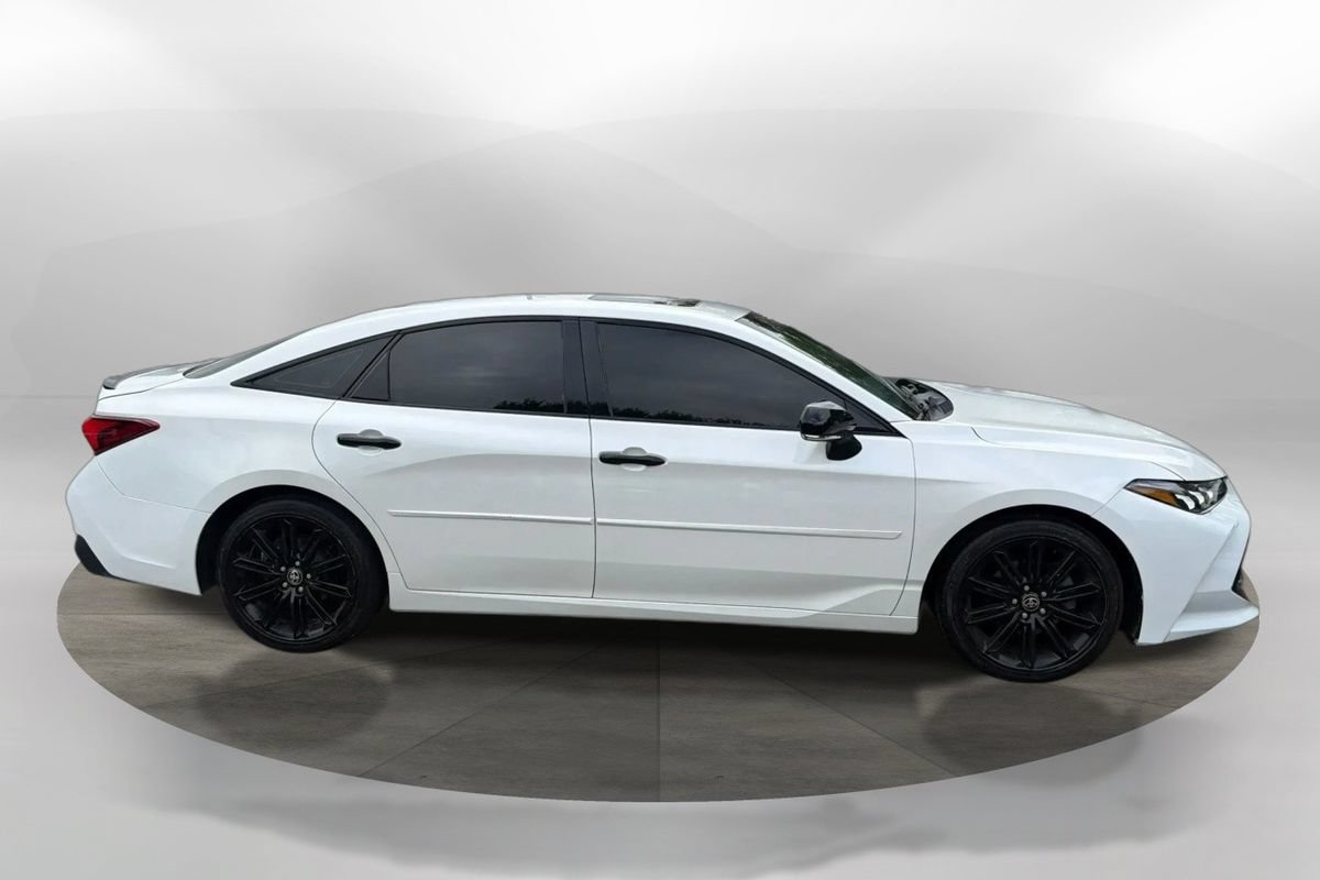 Used 2022 Toyota Avalon XSE FWD image 6