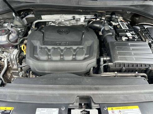 Used 2023 Volkswagen Tiguan SE AWD/4WD image 10