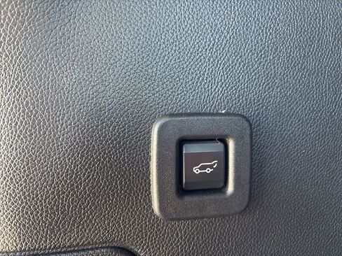 Used 2017 Ford Expedition EL Limited w/ Limited Appearance Package AWD/4WD image 11