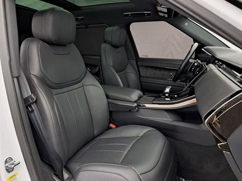 Used 2024 Land Rover Range Rover Sport Dynamic SE image 46