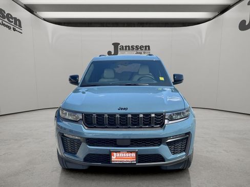 New 2026 Jeep Grand Cherokee Limited w/ Limited Altitude Package AWD/4WD image 7