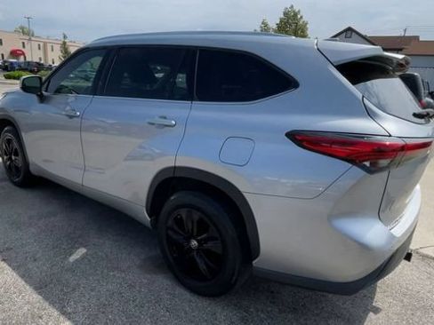 Used 2020 Toyota Highlander XLE FWD image 8