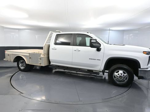 Used 2021 Chevrolet Silverado 3500 LT w/ Convenience Package AWD/4WD image 4
