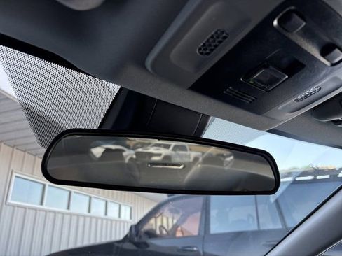 Used 2024 Toyota Camry SE image 32