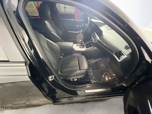 Used 2020 BMW 330i Sedan w/ Convenience Package image 31