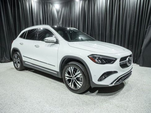 Certified 2025 Mercedes-Benz GLA 250 4MATIC image 3