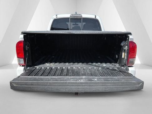 Used 2016 Toyota Tacoma TRD Sport w/ Towing Package image 35