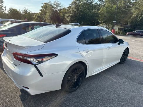 Used 2021 Toyota Camry XSE FWD image 6