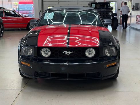 Used 2006 Ford Mustang GT RWD image 6