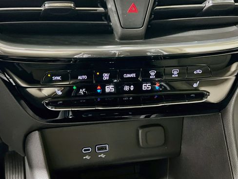 Used 2026 Buick Encore GX Avenir w/ Avenir Technology Package AWD/4WD image 26