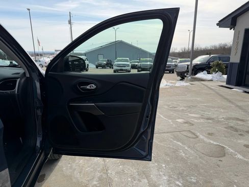 Used 2020 Jeep Cherokee Latitude Lux w/ Comfort/Convenience Group image 48