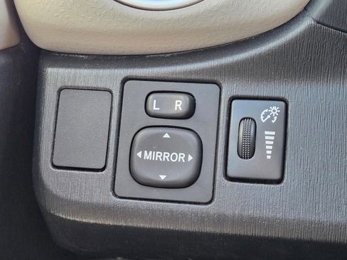 Used 2014 Toyota Yaris LE FWD image 27