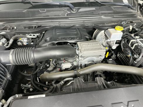 Used 2023 RAM 1500 Laramie AWD/4WD image 33