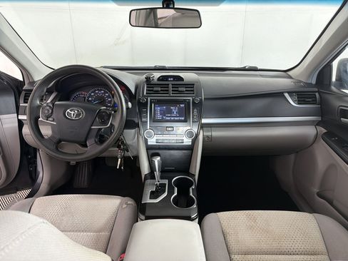 Used 2014 Toyota Camry LE FWD image 16