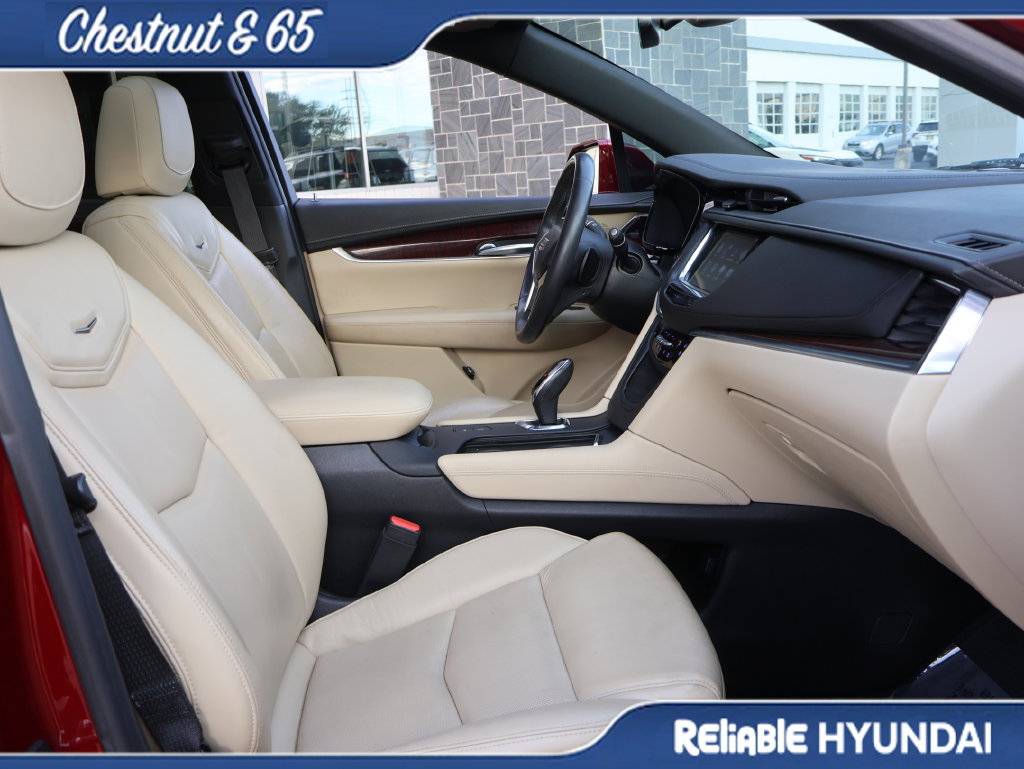 Used 2017 Cadillac XT5 Premium Luxury FWD image 9