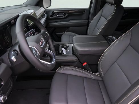 Used 2026 GMC Yukon XL Elevation image 12