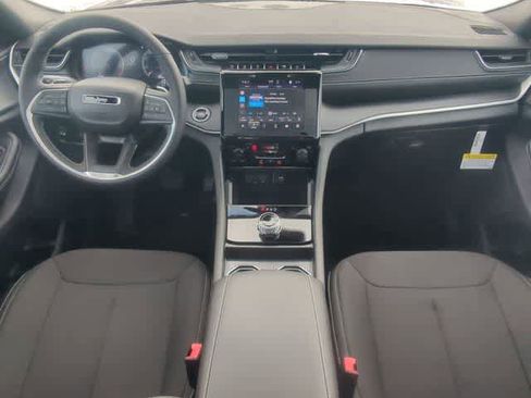 New 2025 Jeep Grand Cherokee L Laredo image 14