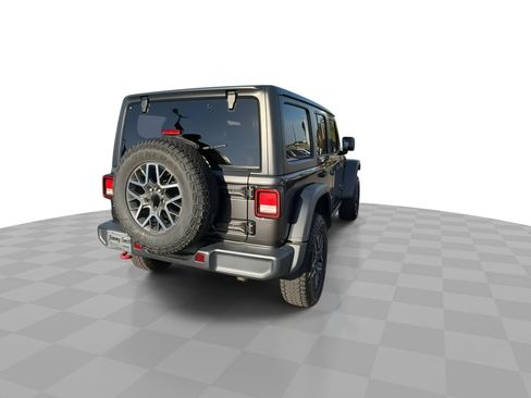 Used 2021 Jeep Wrangler Unlimited Rubicon AWD/4WD image 3