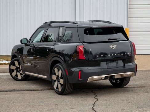 Used 2025 MINI Cooper Countryman S w/ Comfort Package Max image 3