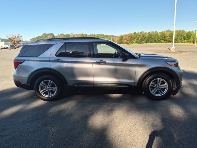 Certified 2023 Ford Explorer XLT w/ Equipment Group 202A RWD image 3