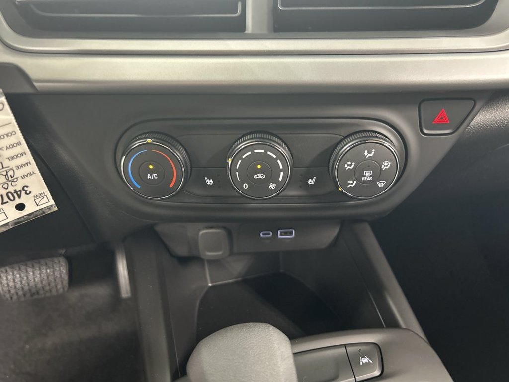 New 2026 Chevrolet Trax RS w/ Sunroof Package FWD image 17