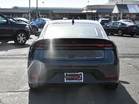Used 2024 Toyota Prius LE image 7