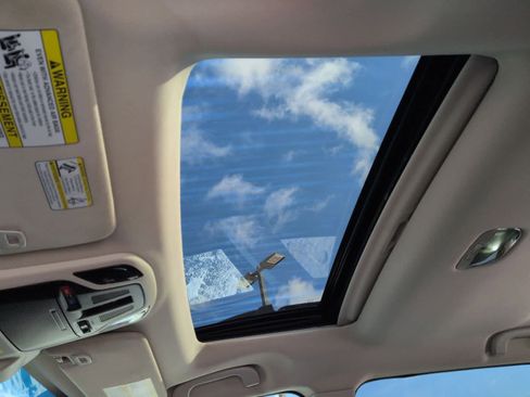 Used 2022 Subaru Outback Limited image 20