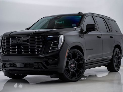 Used 2025 GMC Yukon Denali Ultimate AWD/4WD image 1